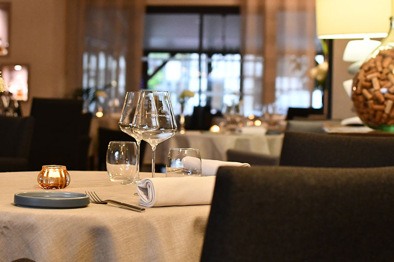 Salle du restaurant Le Cheval Blanc à Giffaumont